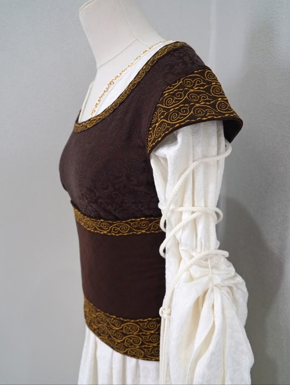 Eowyn Shieldmaiden Dress Lord Of The Rings Rohan Princess Cosplay Costume - Picture 4 of 12